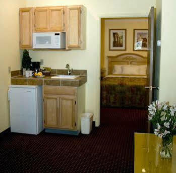 Western Phoenix 3* Goodyear